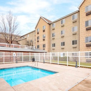 SCH Stoney Creek Hotel Columbia Outdoor Pool