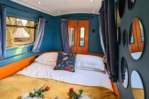 Room & Suite