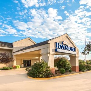 Welcome to the Baymont Topeka