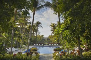 Pool & Beach