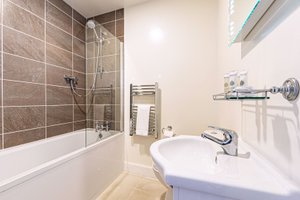Room & Suite