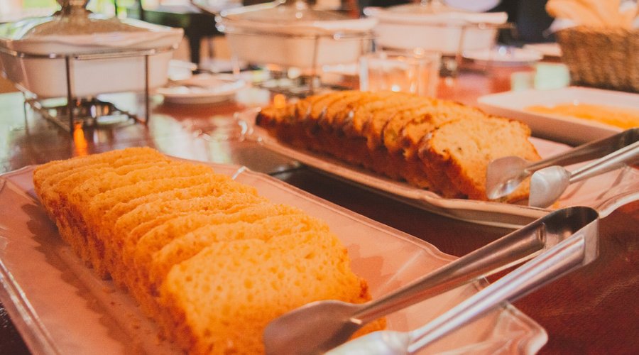 Café da manhã. Pão de forma feito na própria pousada.
