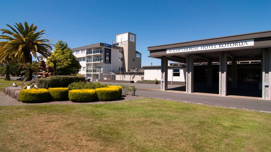 Exterior - Hotel Entrance
