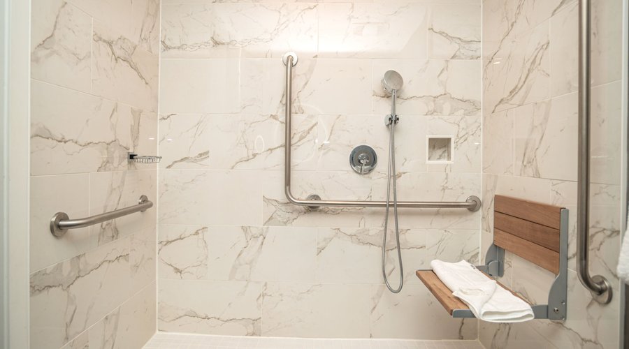 Accessible, 1 King Bath