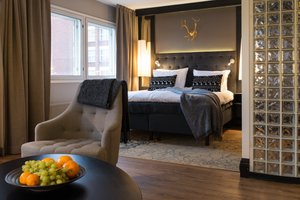 Room & Suite