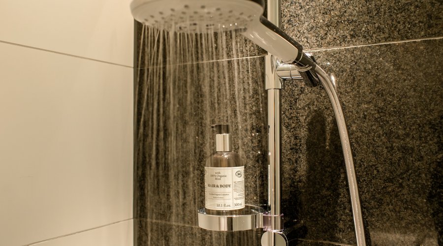Motel One Berlin-Mitte Bathroom