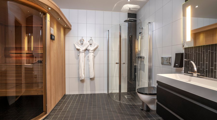 Business Room Bath