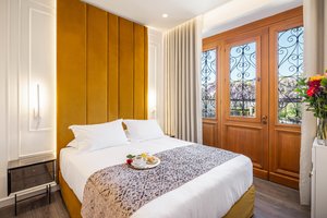Room & Suite