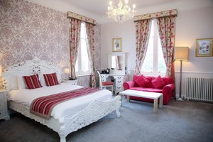 Room & Suite