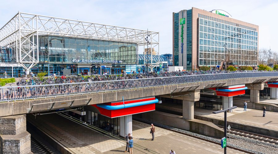 Amsterdam Sloterdijk - Train and Metro
