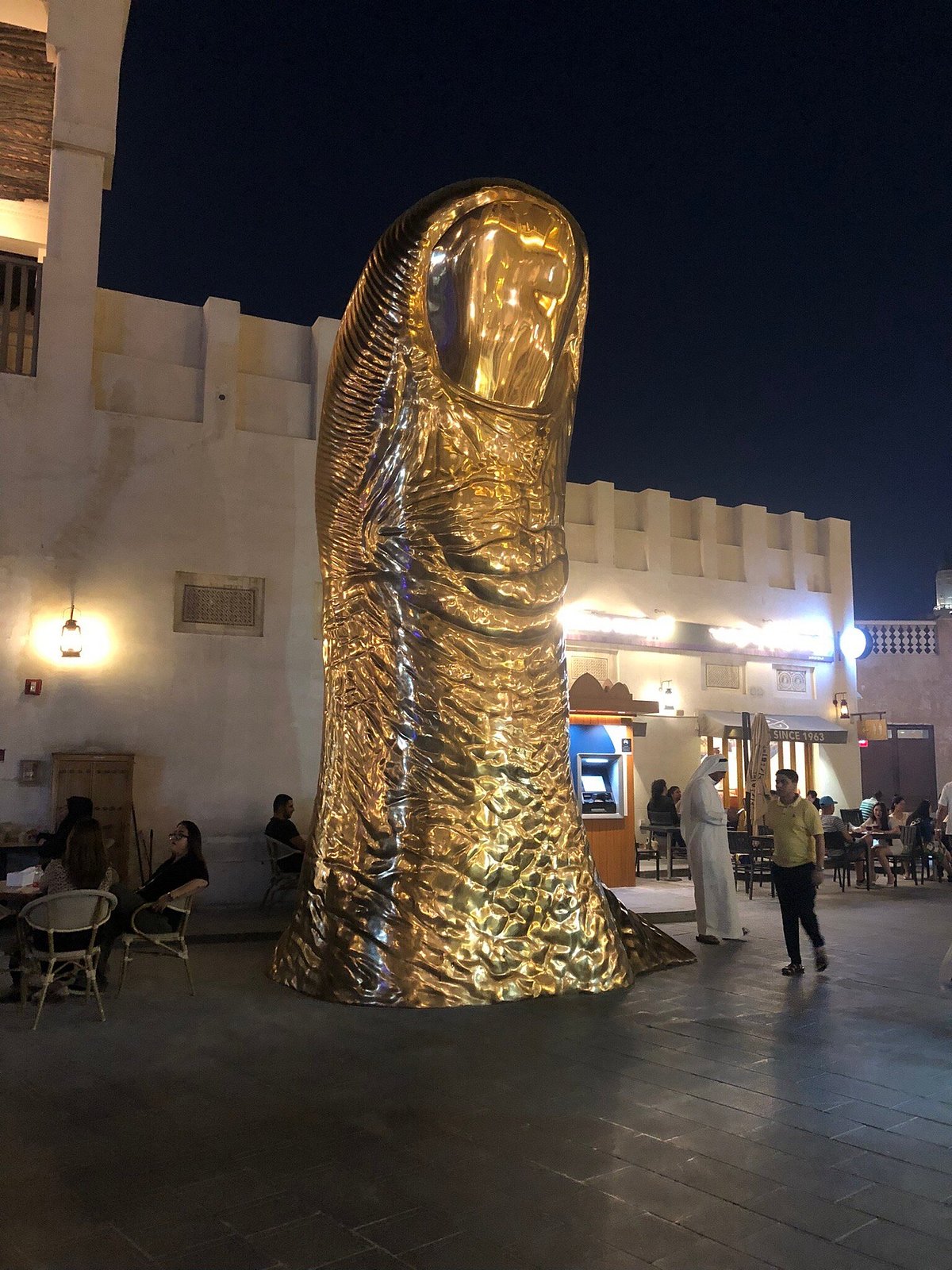 The Golden Trumb Statue, Доха: лучшие советы перед посещением - Tripadvisor