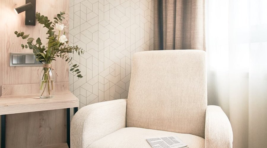 002721 Guest Room