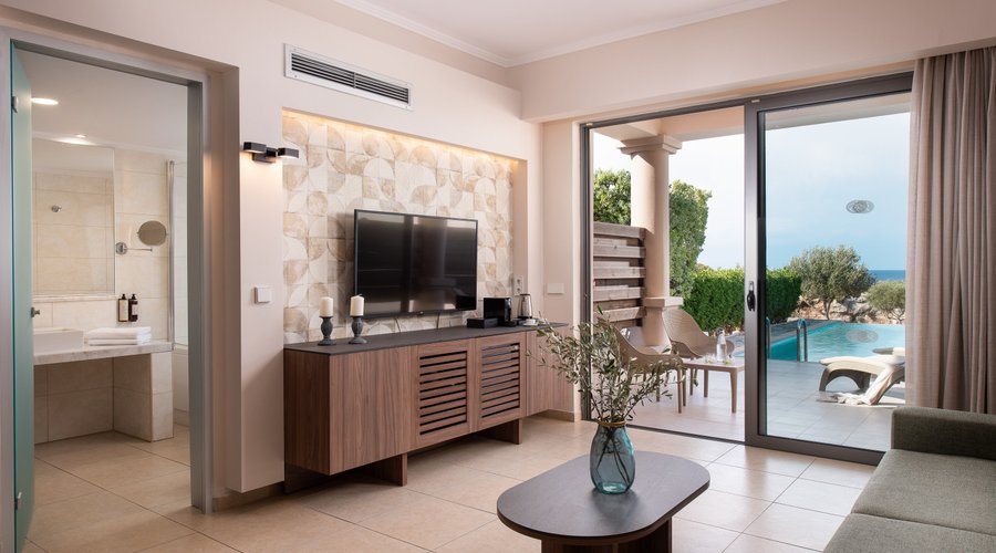 Euphoria Club Junior Suite with private pool