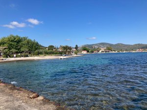Πισίνα και παραλία