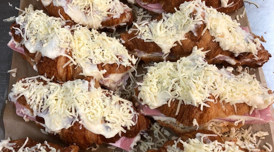 Croissant au jambon maison
