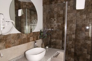 Room & Suite