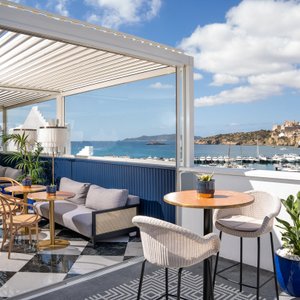 OD SKY Bar (renovated 2023) a great place to enjoy live music, amazing views, drinks and dinner. Check the hotel website for the weekly events. 
