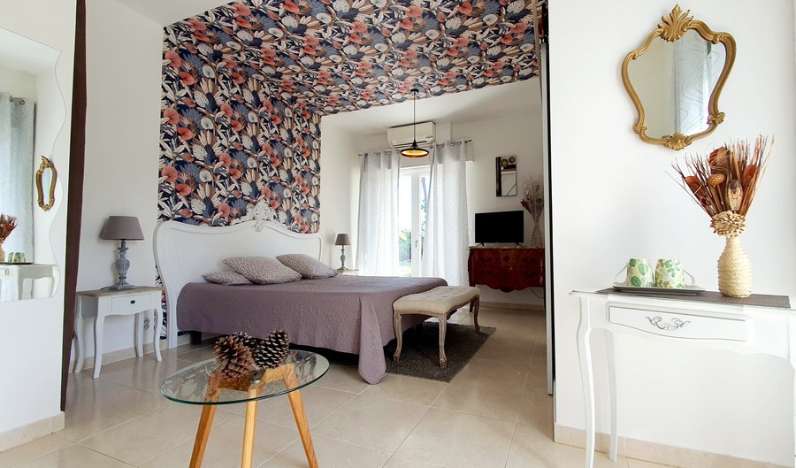 Chambre dHôtes LEtang de lAiguille (Oeyreluy) - 호텔 리뷰 & 가격 비교