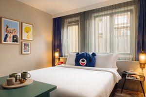 Room & Suite