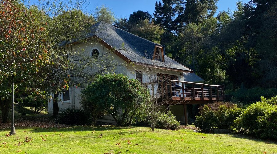 Beautiful Self Catering Cottage and gardens