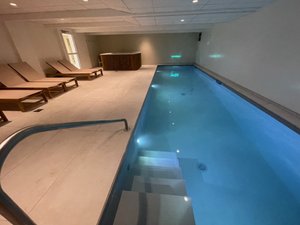 Pool & Beach