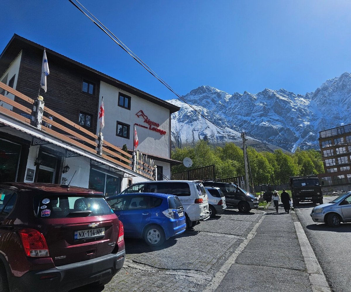 ALPINE LOUNGE KAZBEGI (Степанцминда) - отзывы, фото и сравнение цен -  Tripadvisor