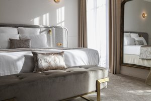 Room & Suite