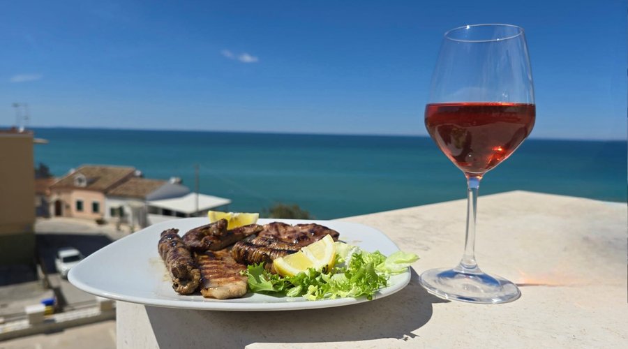 la nostra grigliata mista con musciska "carne aromatizzata con spezie locali" e torcinelli...