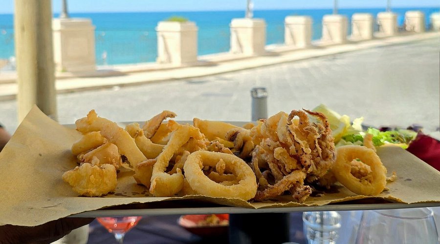 frittura di calamari, seppie e gamberi...