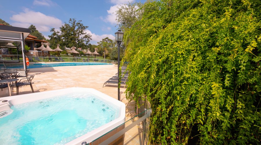 Jacuzzi exterior