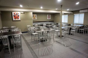 用餐 