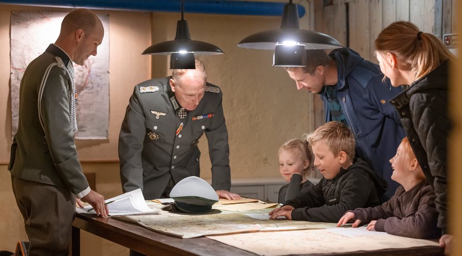 On selected days you can meet some of the disguised extras at Bangsbo Fort. 