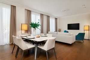 Room & Suite
