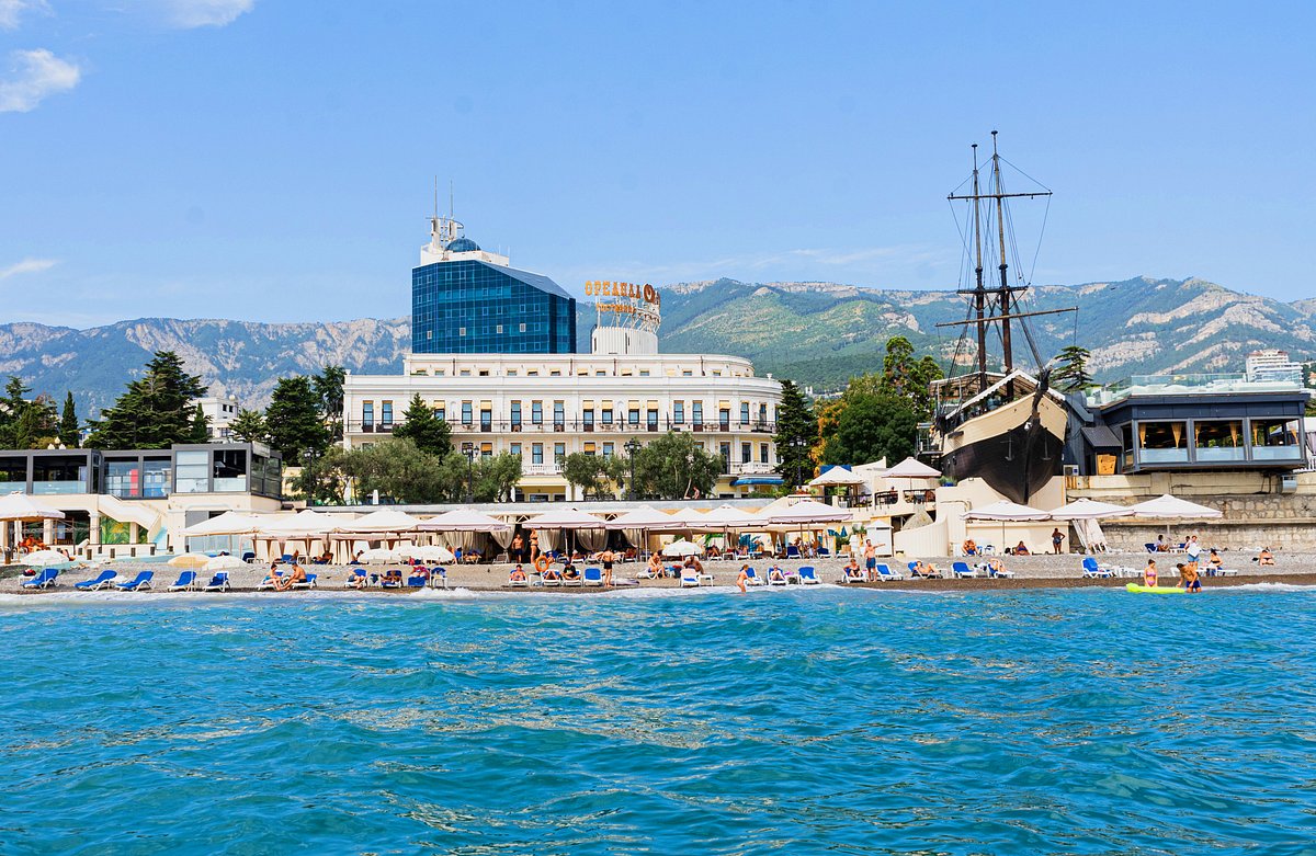 Москва-Ялта на автомобиле по Крымскому мосту - отзыв о Yalta Intourist, Ялта  - Tripadvisor