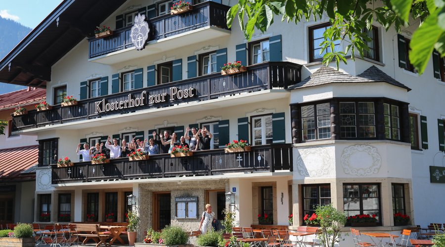 Unser Klosterhof-Team heißt sie herzlich willkommen. 