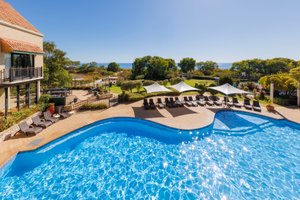 Pool & Beach