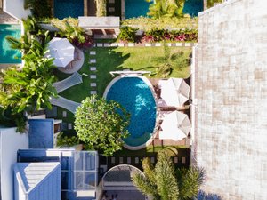 Pool & Beach