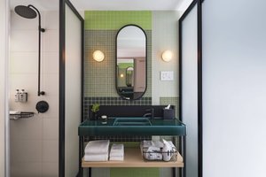Room & Suite