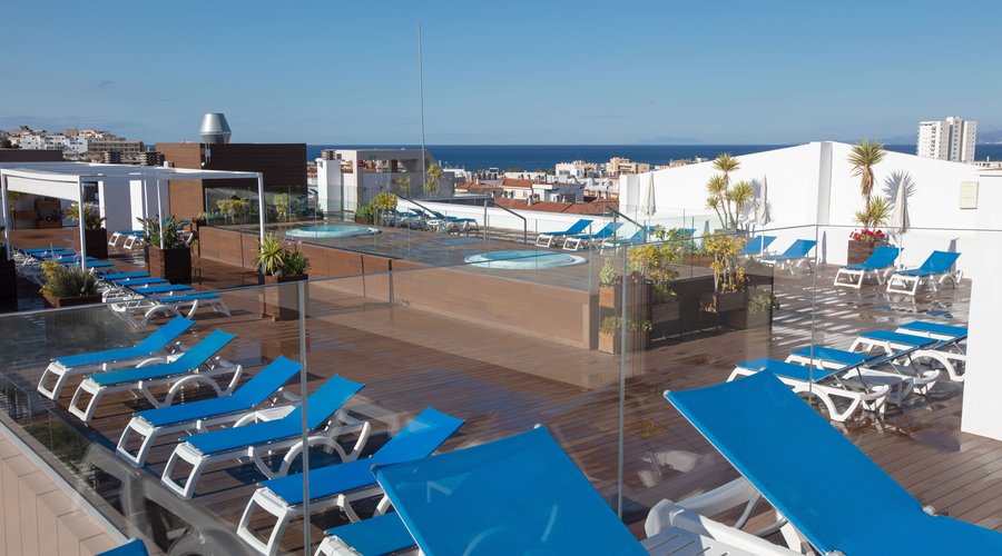 Jacuzzis (Adults only rooftop)