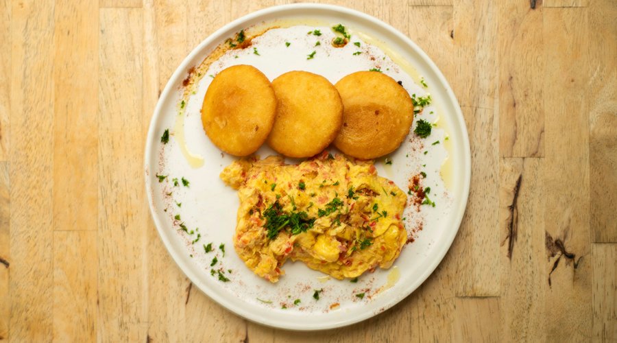 SCRAMBLED EGGS, “PERICO”  