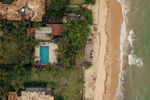 Piscina e praia