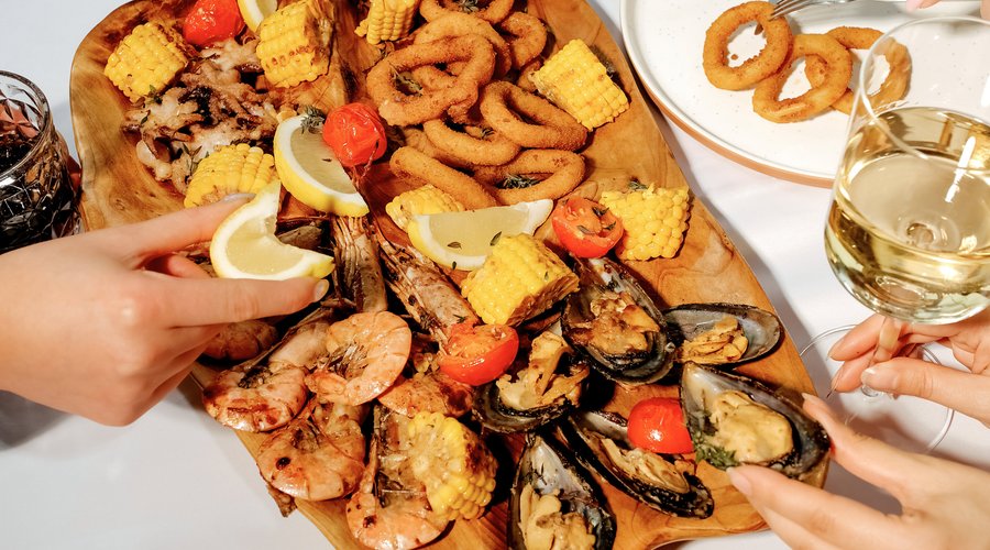 A stunning seafood platter featuring the freshest catches of the day. 