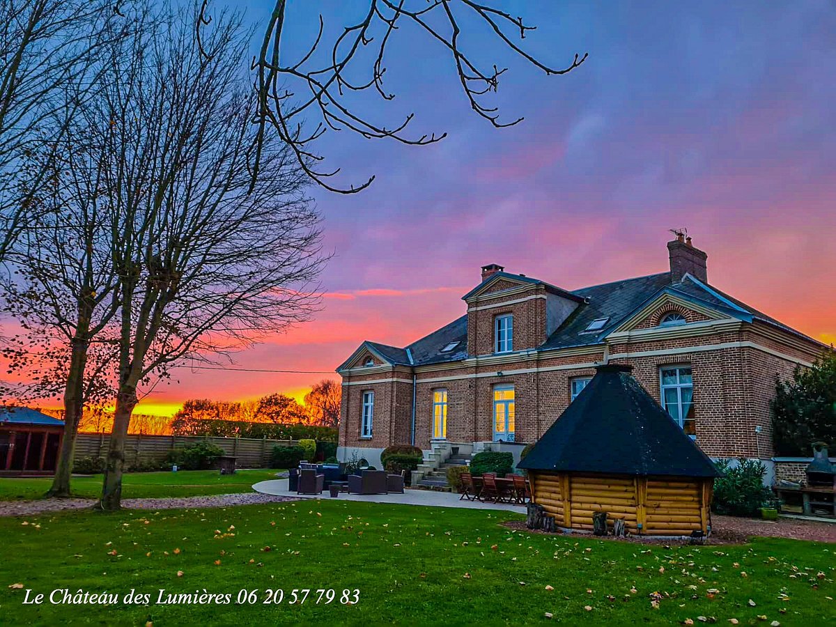 WARM WELCOME - Review of Le Chateau des Lumieres de la Baie de Somme,  Saint-Blimont, France - Tripadvisor