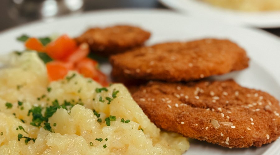 Große Auswahl an vegetarischen Gerichten, sogar mit veganem Gericht.