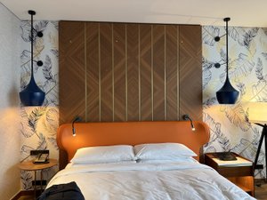 Room & Suite