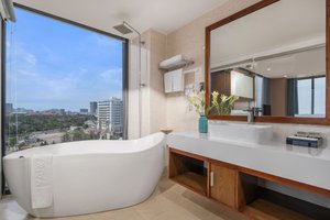 Room & Suite