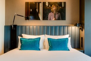 Room & Suite