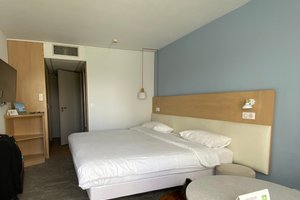 Room & Suite