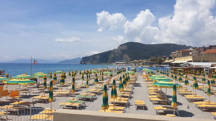 recensioni di piccolo hotel holiday center finale finale ligure