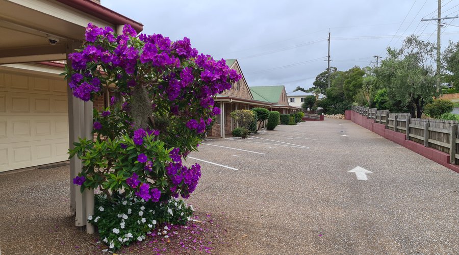 Welcome to Country Gardens Motor Inn